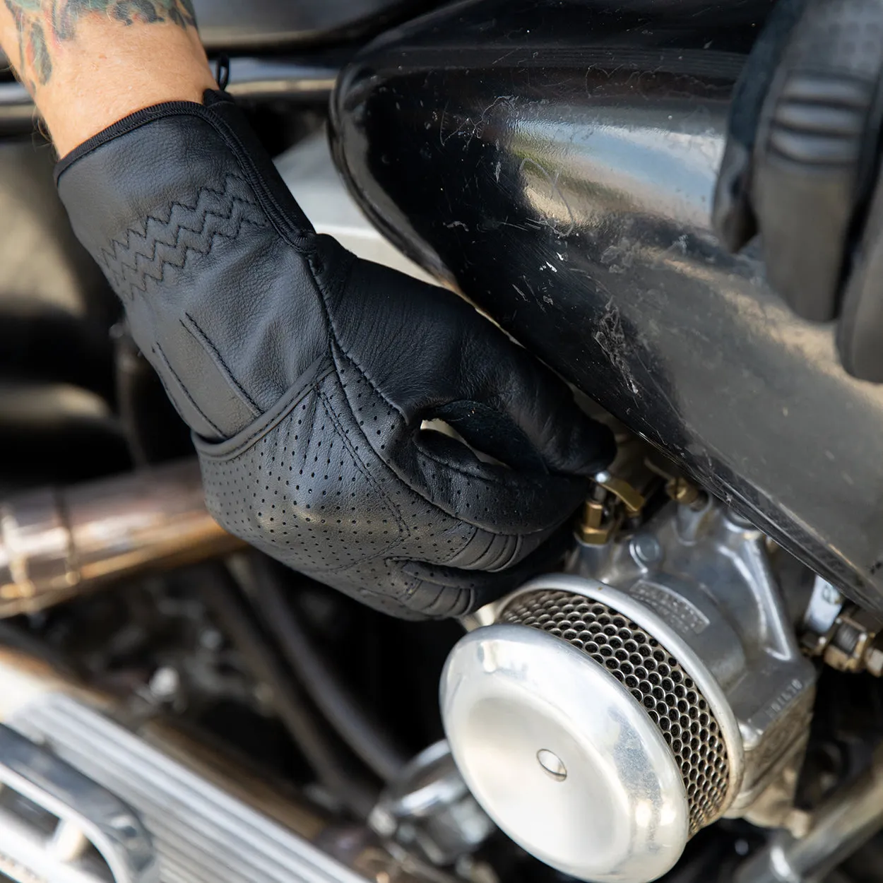 Borrego Gloves - Black/Black
