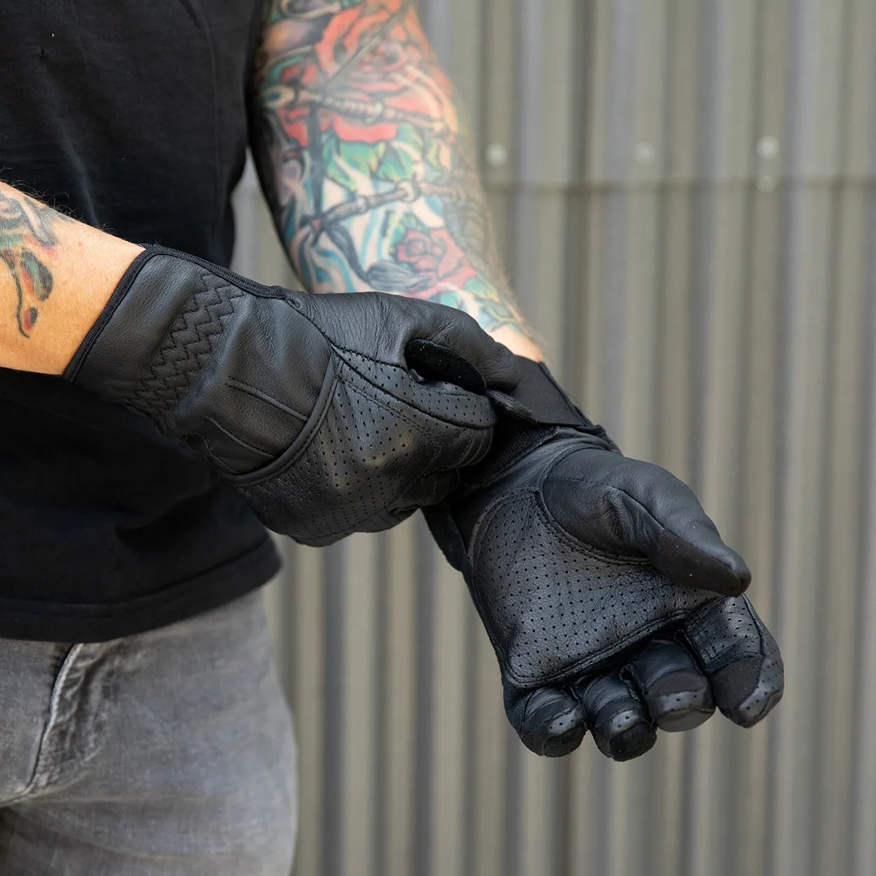 Borrego Gloves - Black/Black